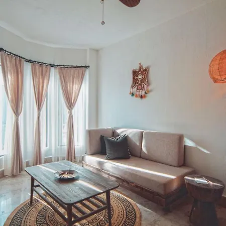 Hotel 222