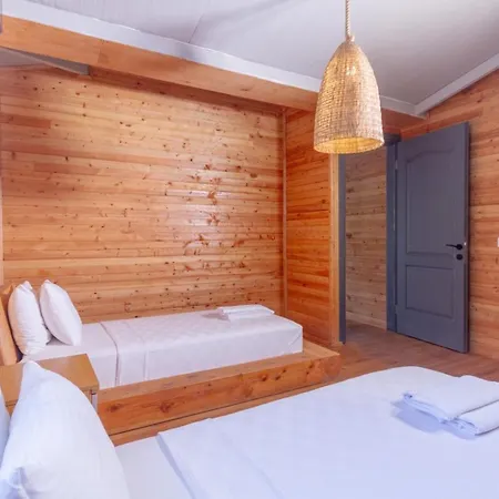 Hotel 222 4*