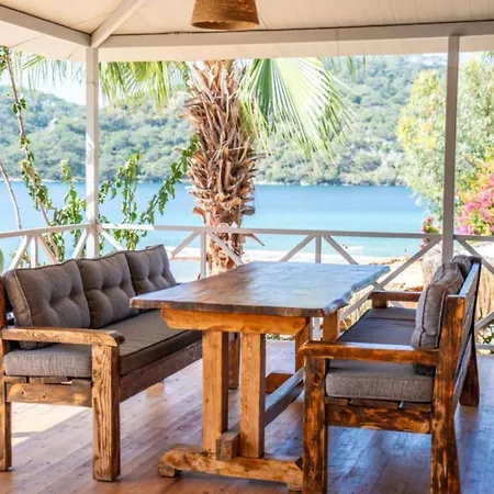 住宿加早餐酒店 222 4*