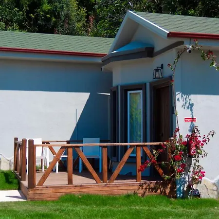 Bed & Breakfast 222 *